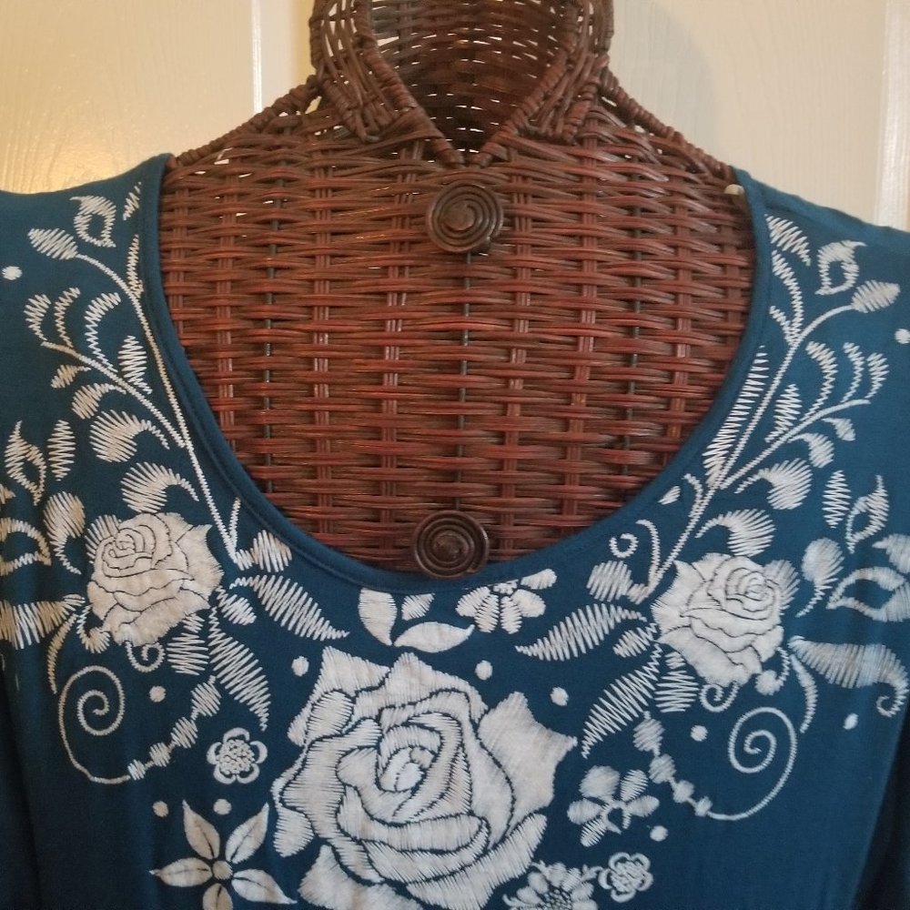 Andrea Missy Pullover Floral Top - Picture 4 of 8